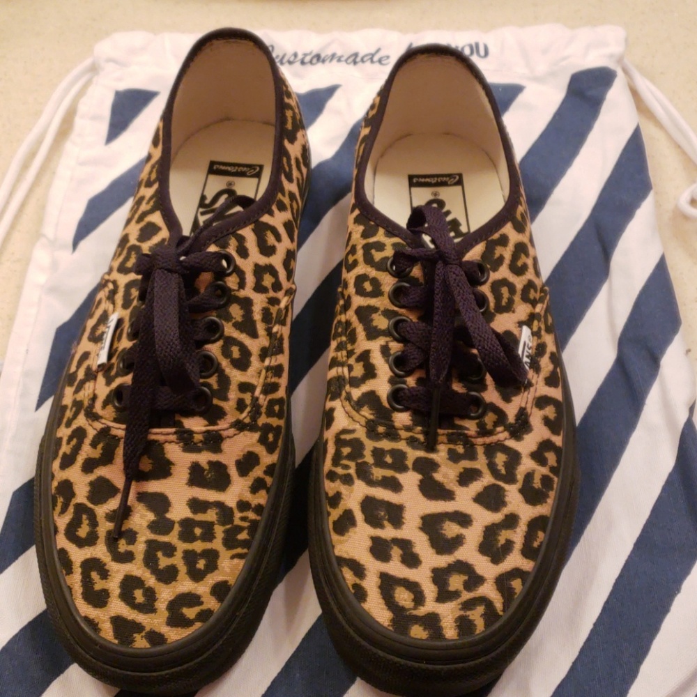 Van's cheetah sneakers